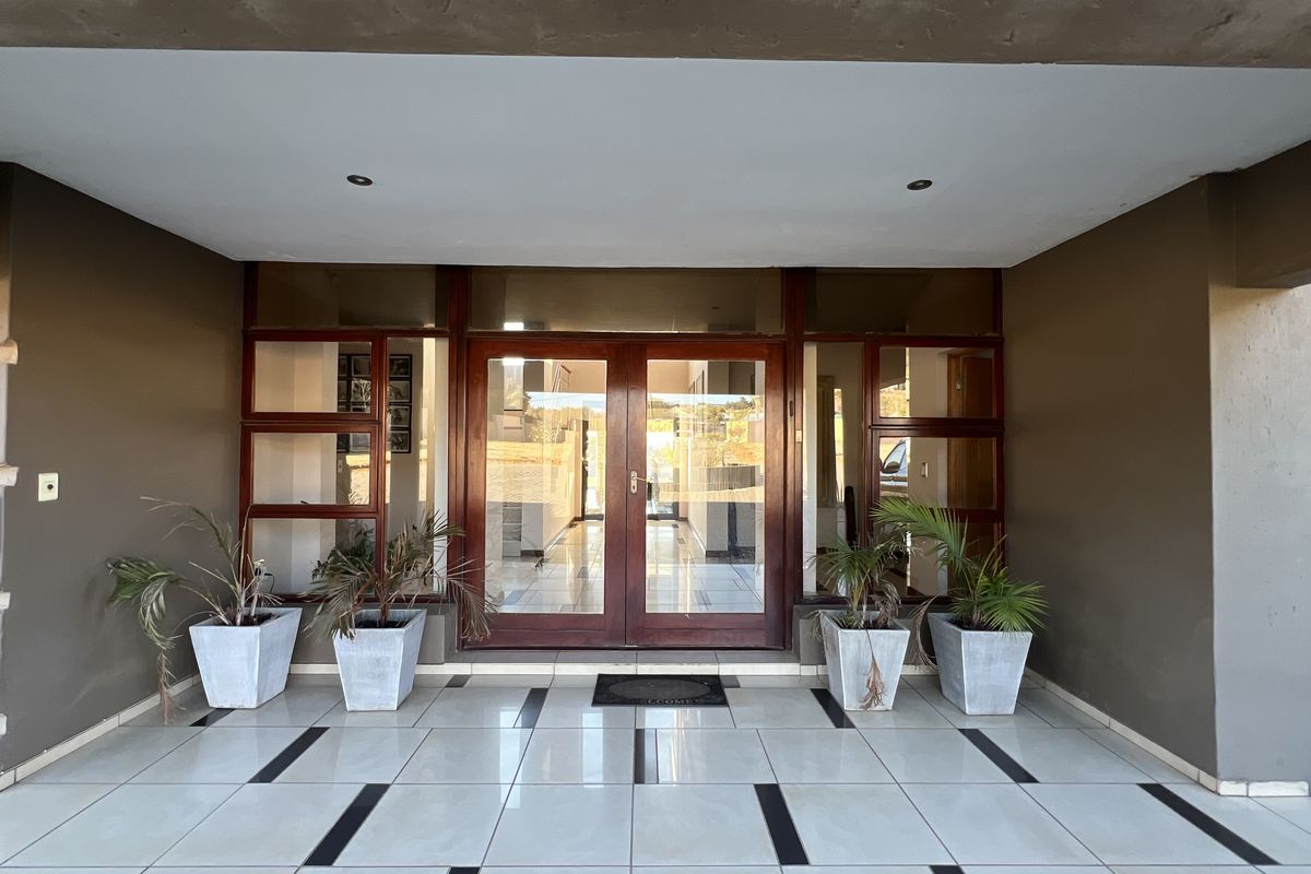 Luxury, Leisure & Limitless Space in Blue Saddle Ranches. - Photo 2