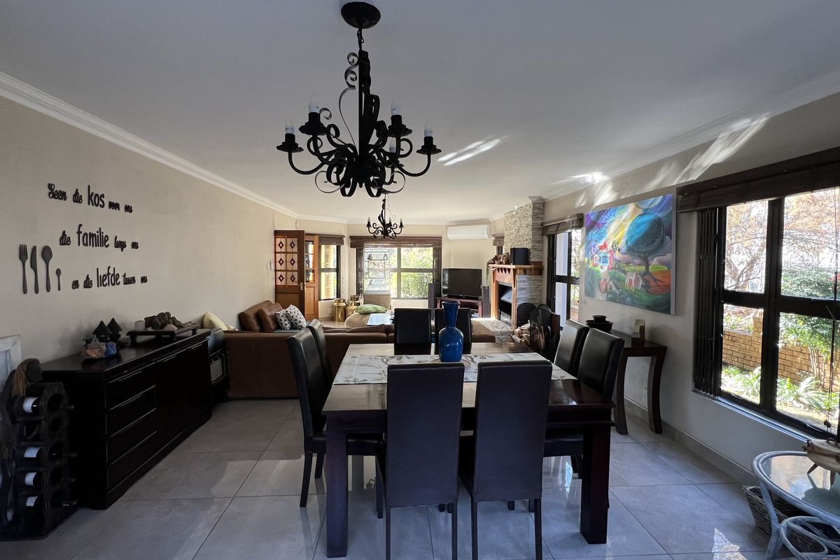 Smart Living Starts Here – Solar, Space & Security Included. - Photo 4