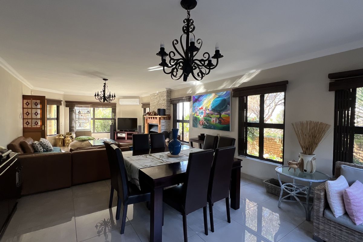 Smart Living Starts Here – Solar, Space & Security Included. - Photo 5