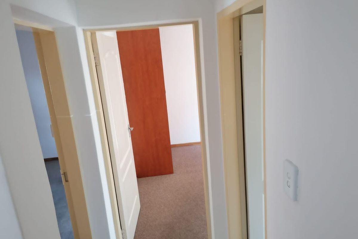 Classy & Spacious Ground Floor 2-Bedroom Flat - Photo 4