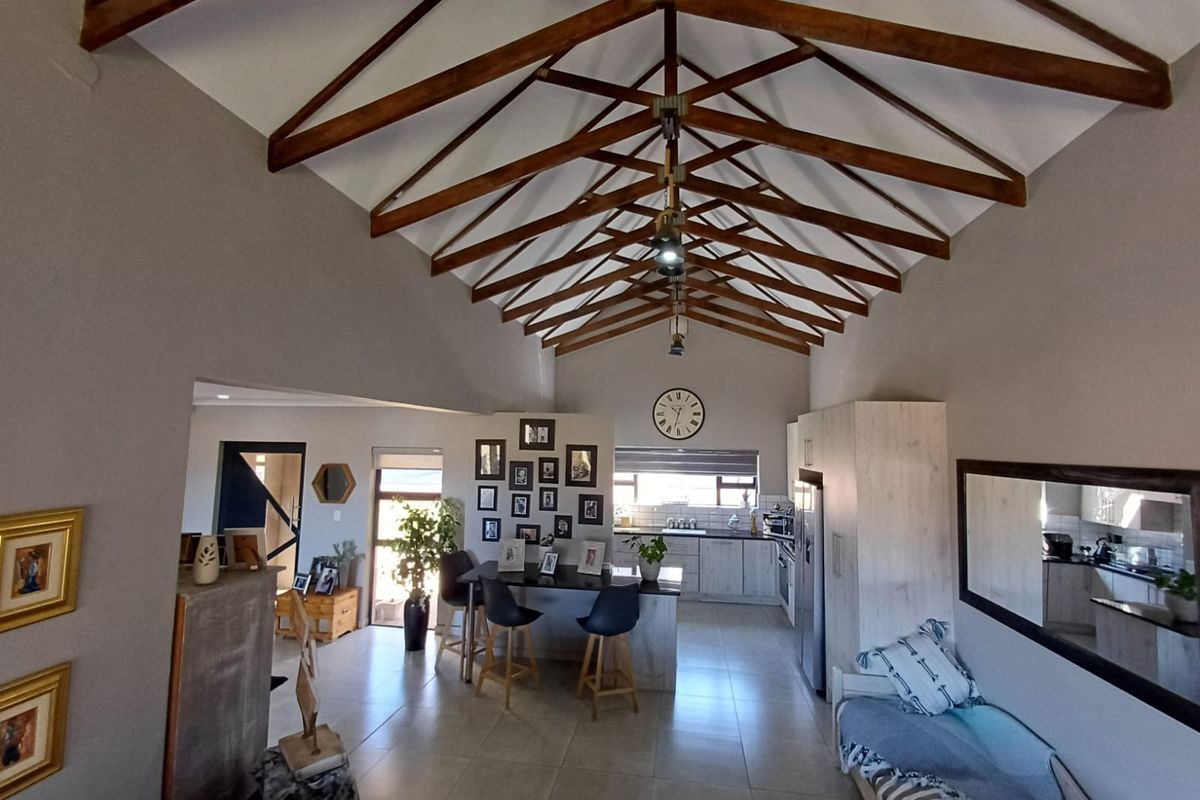 Exclusive Modern Family Residence - Photo 4