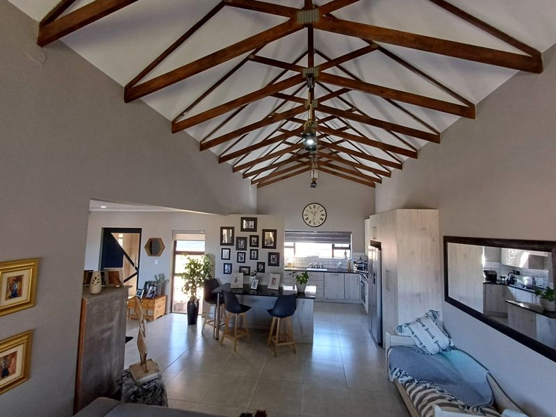 Exclusive Modern Family Residence - Photo 4