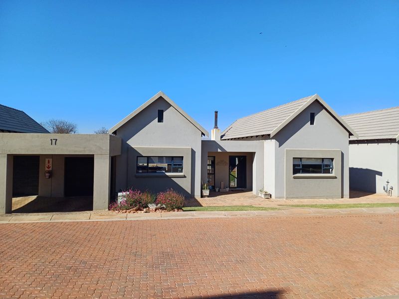Exclusive Modern Family Residence - Photo 2