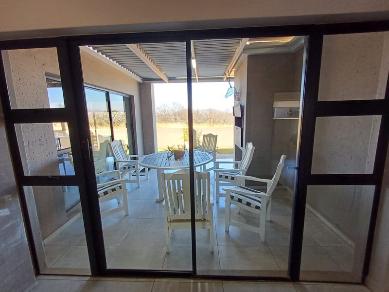Exclusive Modern Family Residence - Photo 10