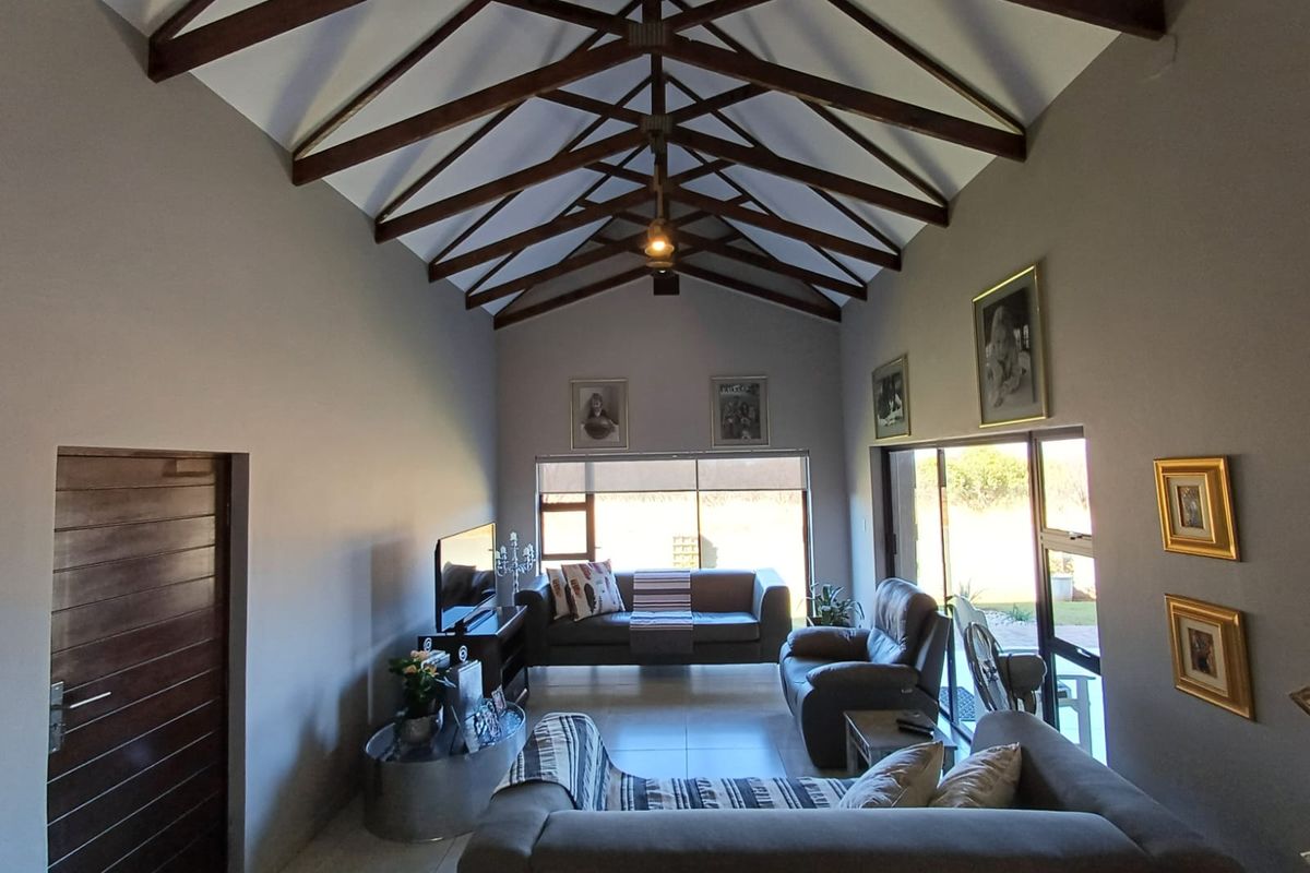 Exclusive Modern Family Residence - Photo 5