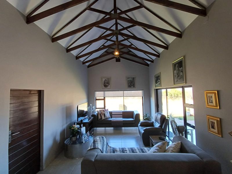 Exclusive Modern Family Residence - Photo 5