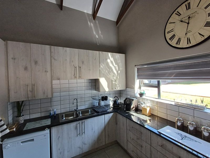 Exclusive Modern Family Residence - Photo 8