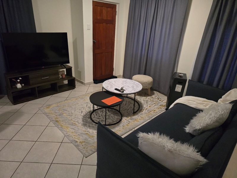 2 Bedroom Family home to rent in Kidd's Beach - Photo 2