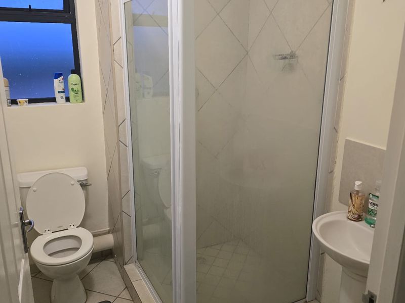 2 Bedroom Family home to rent in Kidd's Beach - Photo 7