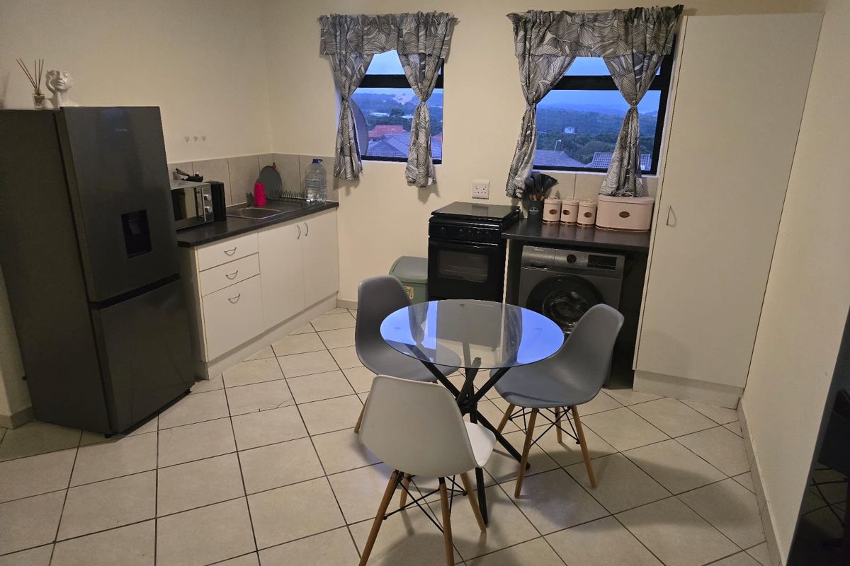 2 Bedroom Family home to rent in Kidd's Beach - Photo 4