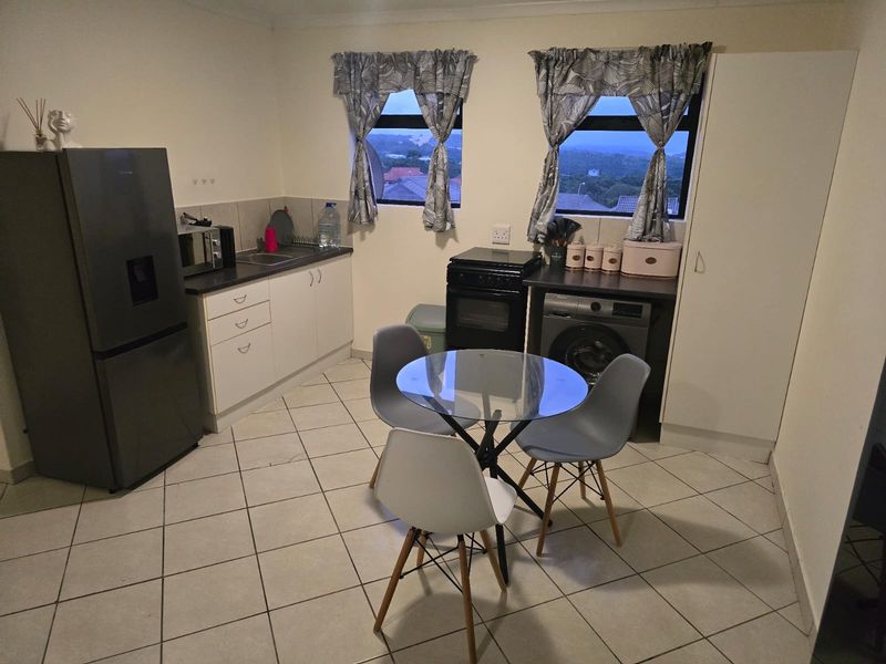 2 Bedroom Family home to rent in Kidd's Beach - Photo 4