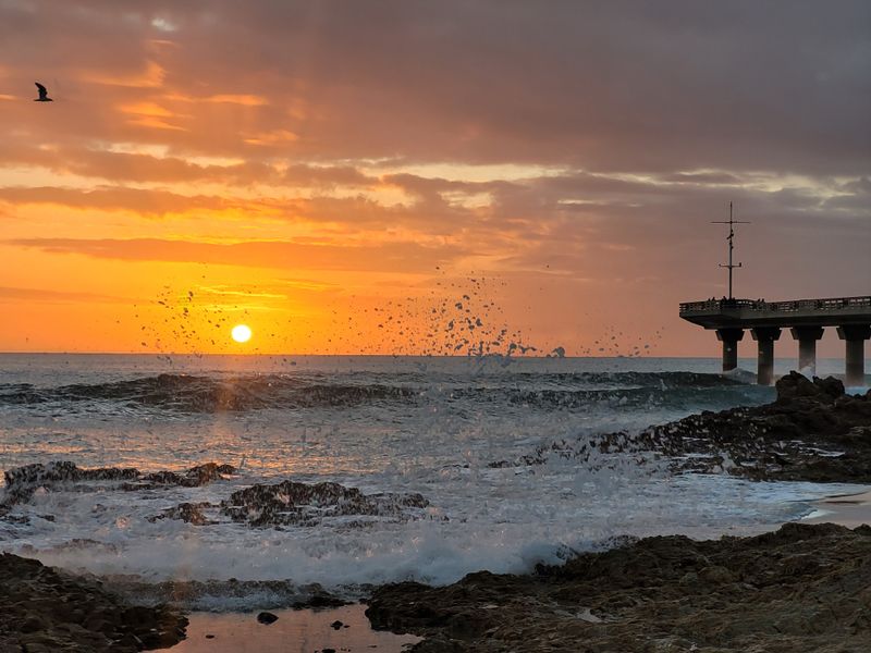 Sea Views To Die For - Prime Position Opposite Hobie Beach - Ideal For The  Ironman - Photo 8