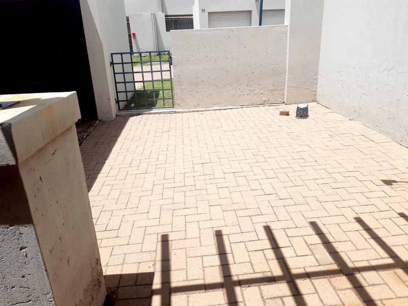 3 Bedroom House - Photo 10