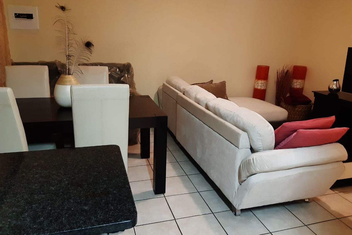 3 Bedroom House - Photo 2