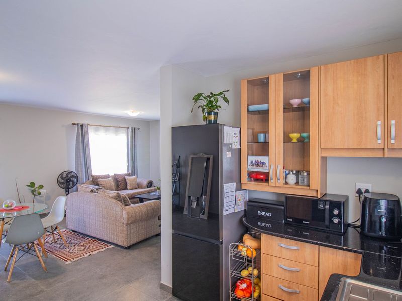 House in Secure Estate - Photo 9