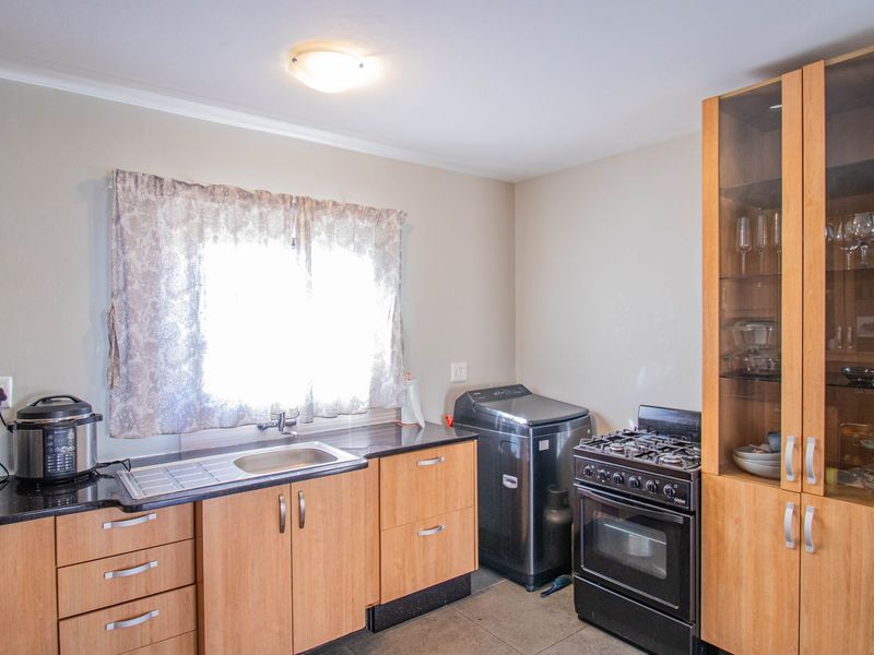 House in Secure Estate - Photo 8