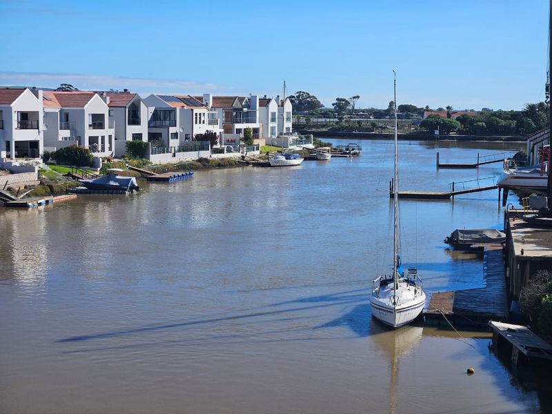 Live Your Waterfront Dream – Prime Marina Stand on Admiral Island - Photo 4