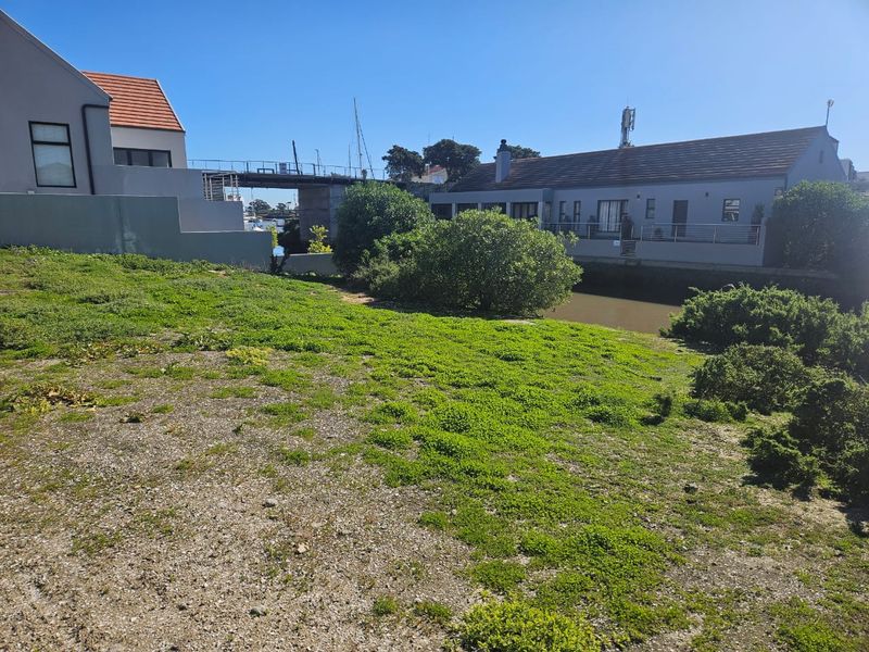 Live Your Waterfront Dream – Prime Marina Stand on Admiral Island - Photo 9