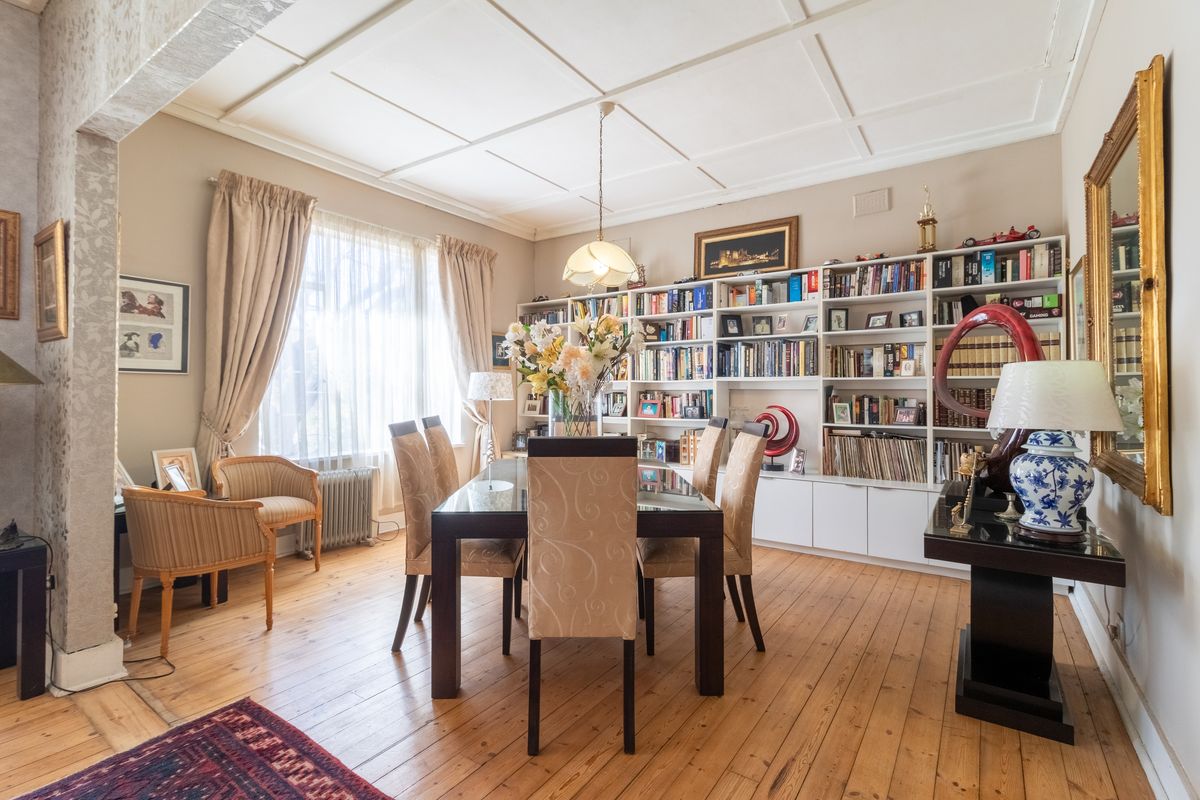 "Luxurious Comfort Meets Elegant Style: Your Dream Home Awaits!" - Photo 5