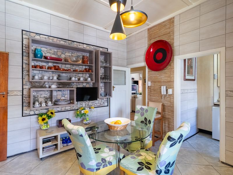 "Luxurious Comfort Meets Elegant Style: Your Dream Home Awaits!" - Photo 10