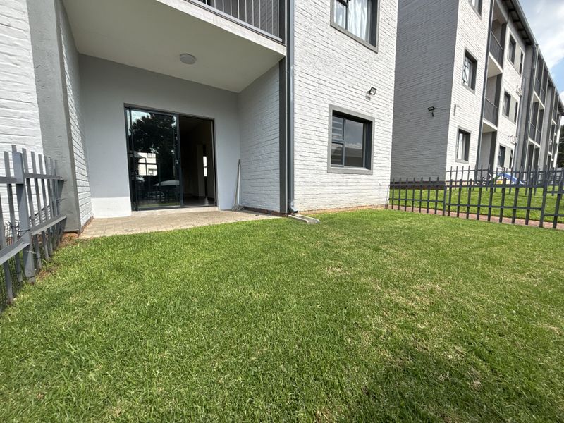 Modern Ground Floor Unit in Sought-After Rynfield area - Photo 3