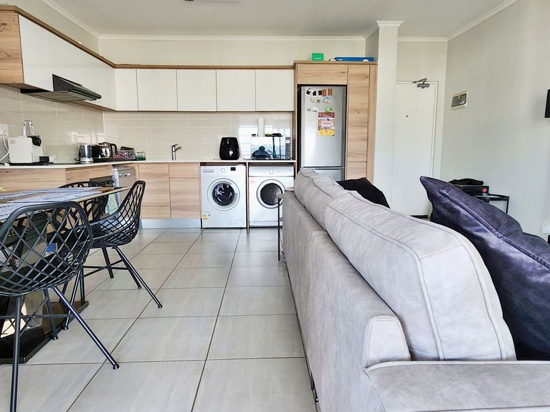 Stylish 1-Bedroom Apartment with Scenic Views in Kikuyu, Waterfall! - Photo 5