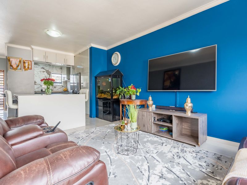 Contemporary Pet-friendly Townhouse in Serene Eco-Estate! - Photo 9