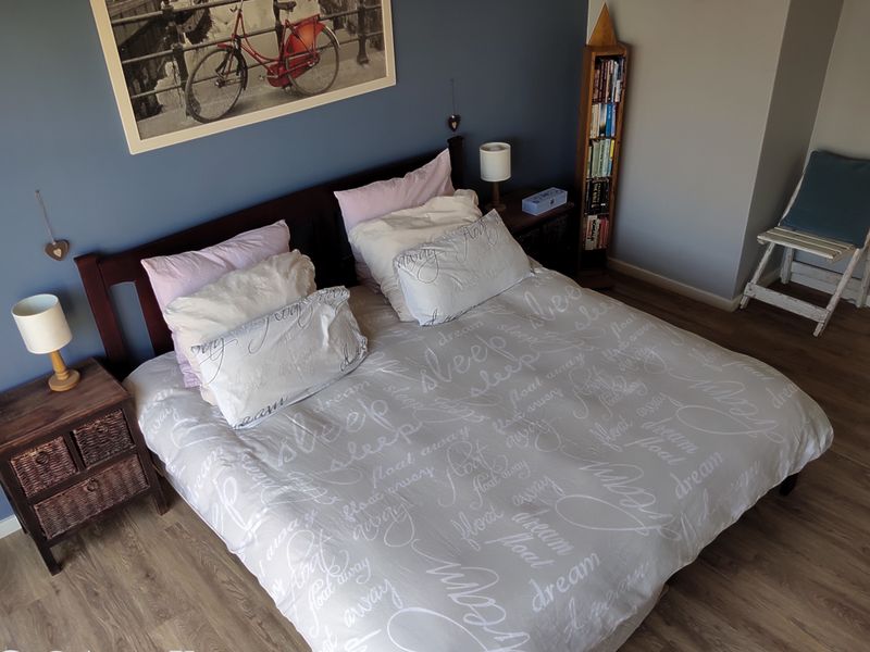 Perfectly located within walking distance to shops and healthcare, this home offers both convenience - Photo 8