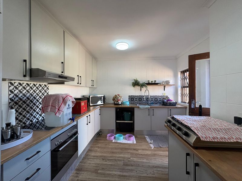 Perfectly located within walking distance to shops and healthcare, this home offers both convenience - Photo 7