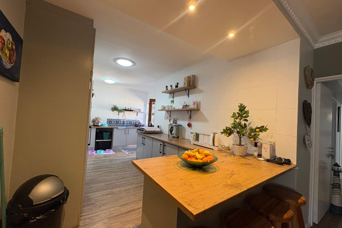 Perfectly located within walking distance to shops and healthcare, this home offers both convenience - Photo 4