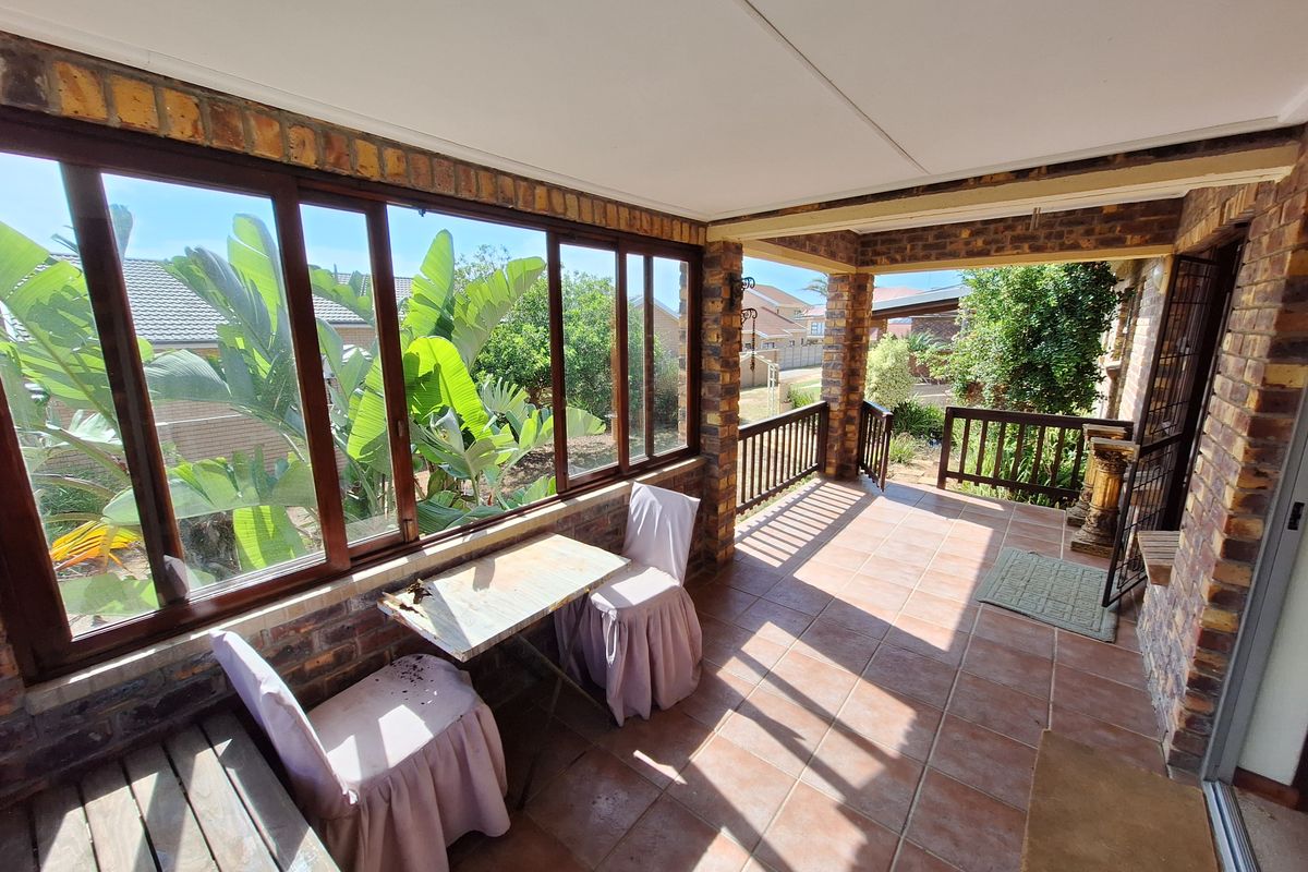 Dual Living Opportunity in Prime Wavecrest Location - Photo 5