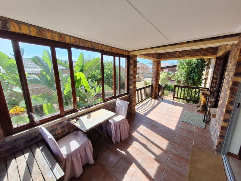 Dual Living Opportunity in Prime Wavecrest Location - Photo 5