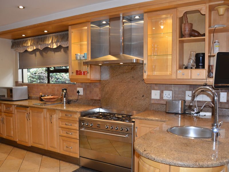 Classical Four-Bedroom Family Home in the Dean Road Enclosure in our Better Bedfordview - Photo 4