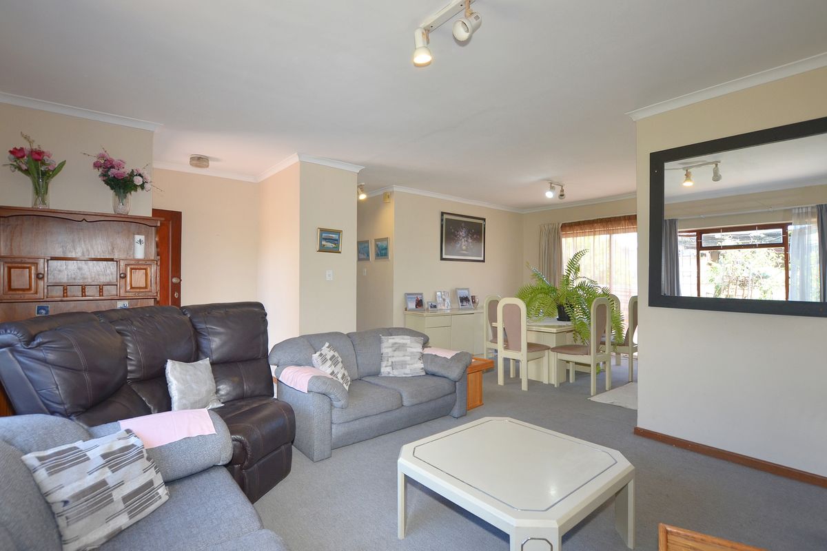 Flexible Family Home with Dual-Unit Potential In Goedemoed, Durbanville - Photo 5