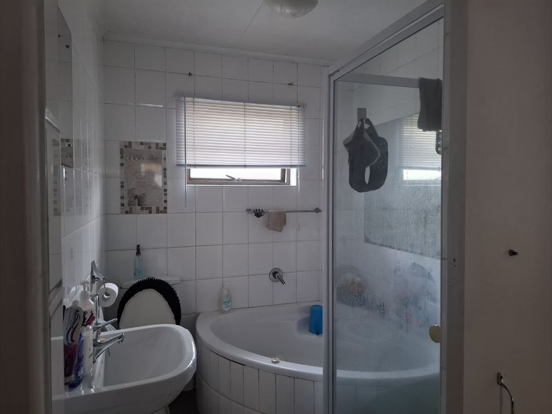Secure & Stylish Living in Clovelley Cluster – Sunnyridge - Photo 9