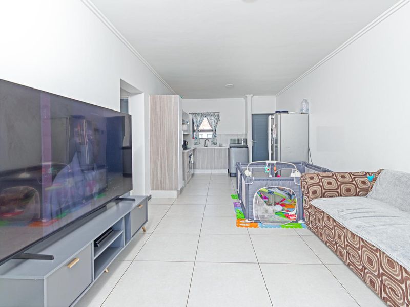 Modern 2 Bedroom, 2 Bathroom Apartment in Ventura Estate – Excellent Investment Opportunity - Photo 7