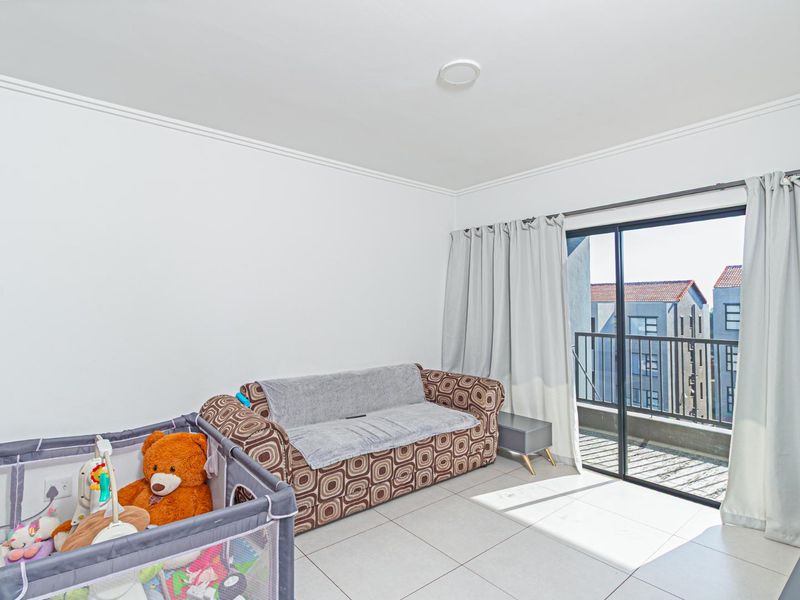 Modern 2 Bedroom, 2 Bathroom Apartment in Ventura Estate – Excellent Investment Opportunity - Photo 6