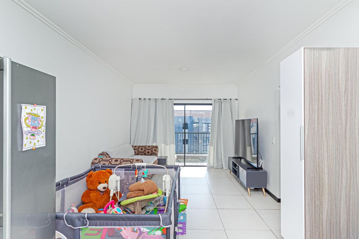 Modern 2 Bedroom, 2 Bathroom Apartment in Ventura Estate – Excellent Investment Opportunity - Photo 5