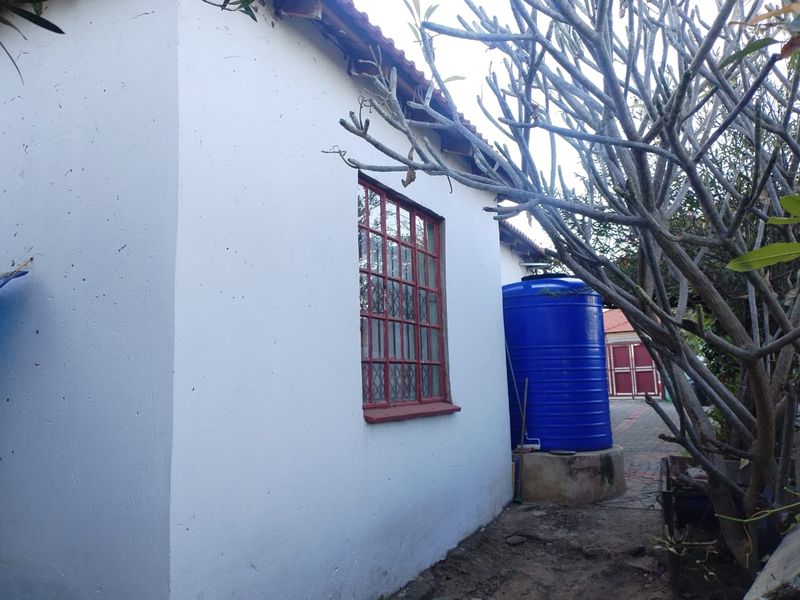 PRIME LOCATION!!!! - Photo 8