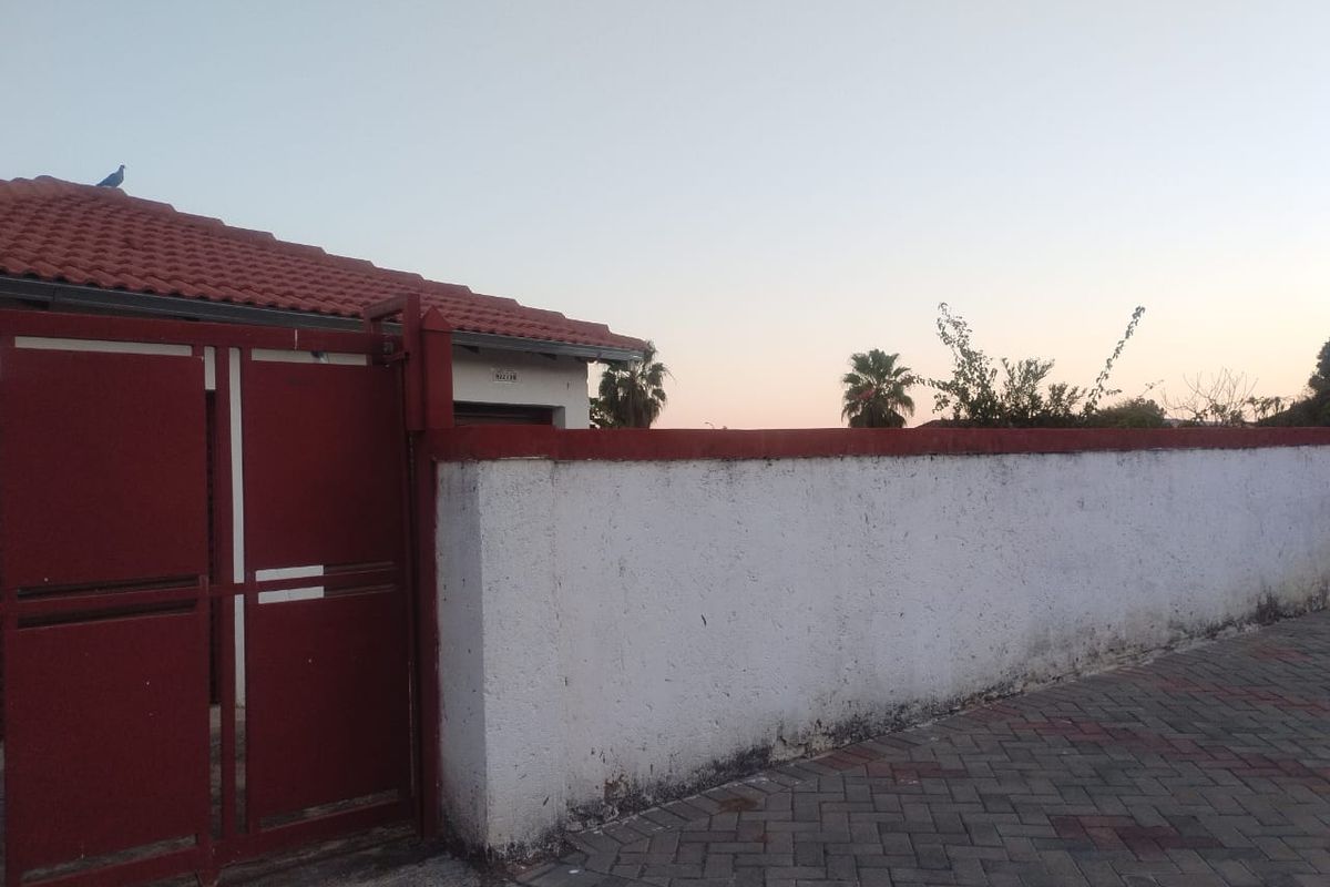 PRIME LOCATION!!!! - Photo 3