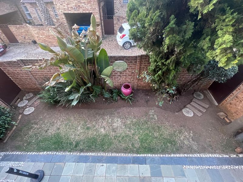 Secure 3-Bedroom Duplex with Private Garden Near Kibler Golf Course - Photo 3