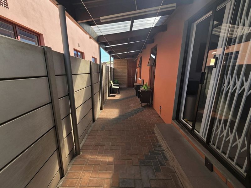 A Practical Home In The Heart Of Highbury, Kuils River - Photo 6