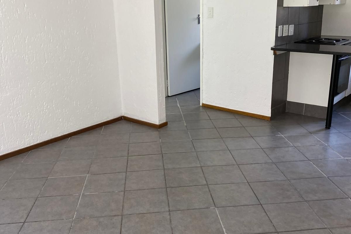 2 -Charming Ground Floor Apartment for Sale at Bailey Park, Potchefstrom for R 582 000 - Photo 5