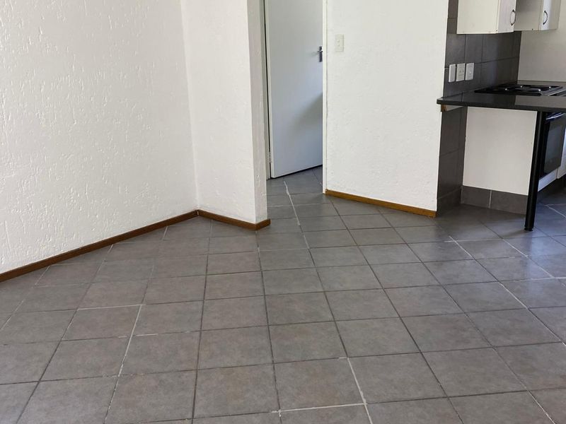 2 -Charming Ground Floor Apartment for Sale at Bailey Park, Potchefstrom for R 582 000 - Photo 5