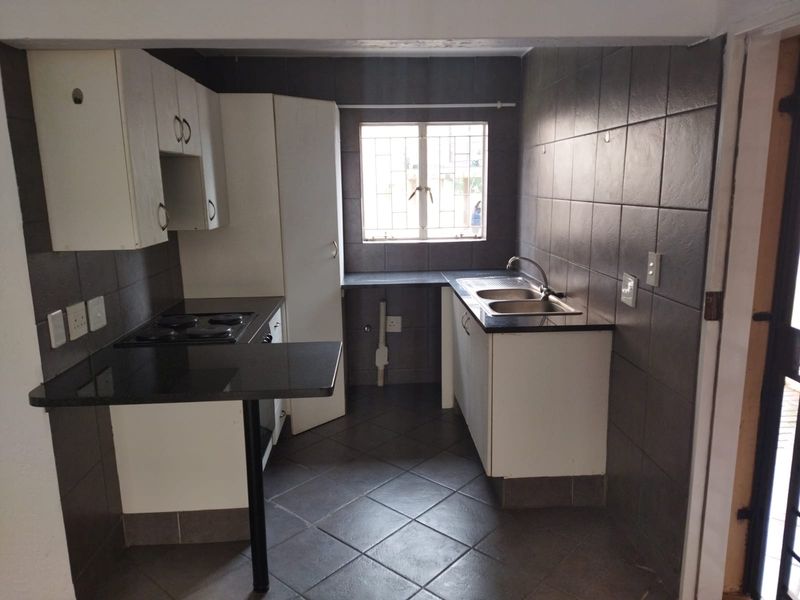 2 -Charming Ground Floor Apartment for Sale at Bailey Park, Potchefstrom for R 582 000 - Photo 3