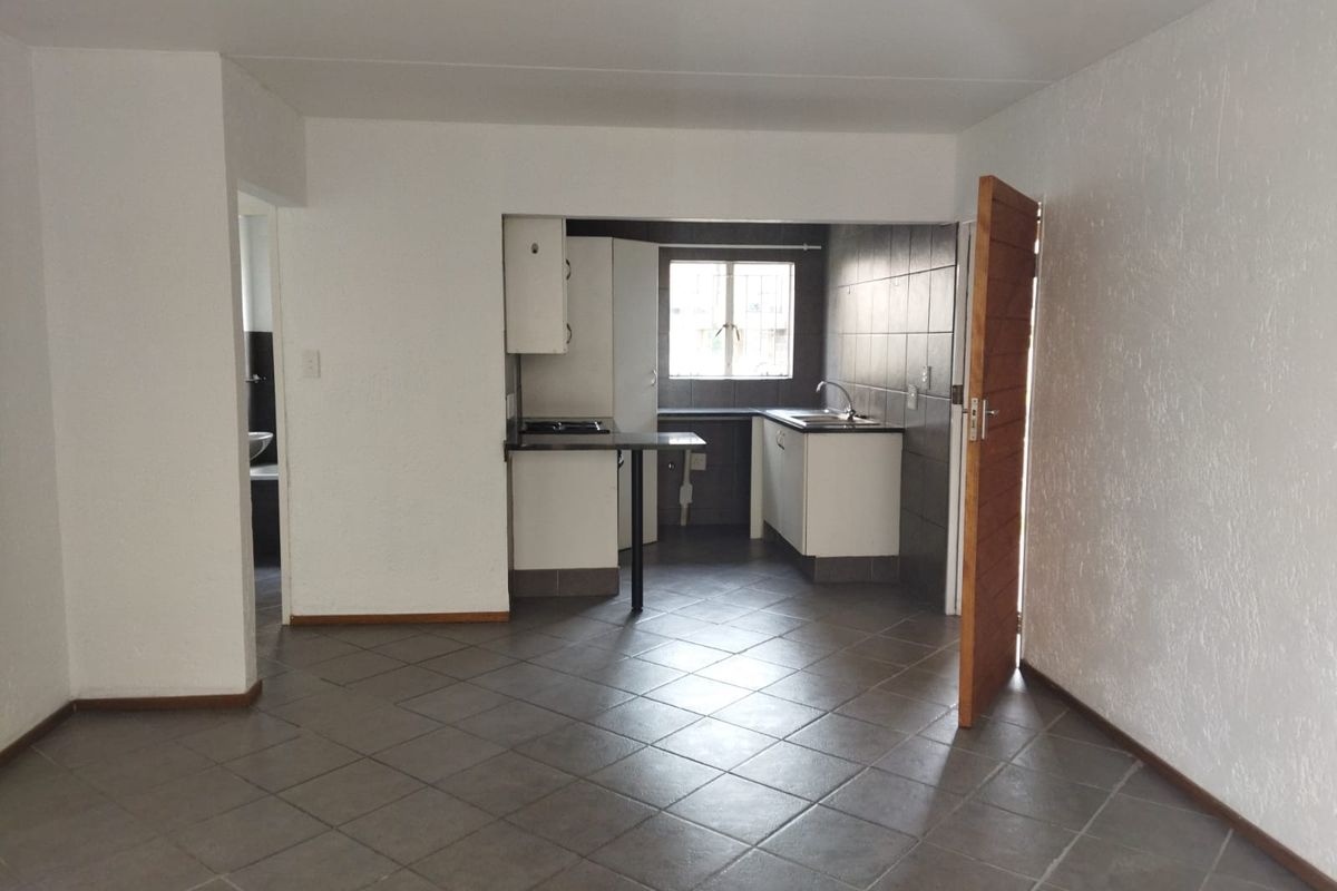 2 -Charming Ground Floor Apartment for Sale at Bailey Park, Potchefstrom for R 582 000 - Photo 2