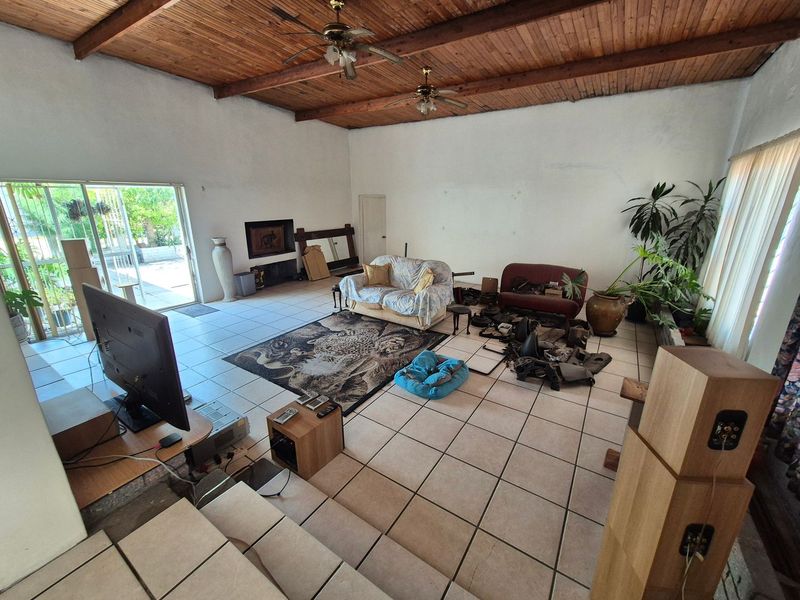 Surprisingly spacious. This 3 bedroom Family in Kuilsriver is a must view. - Photo 10