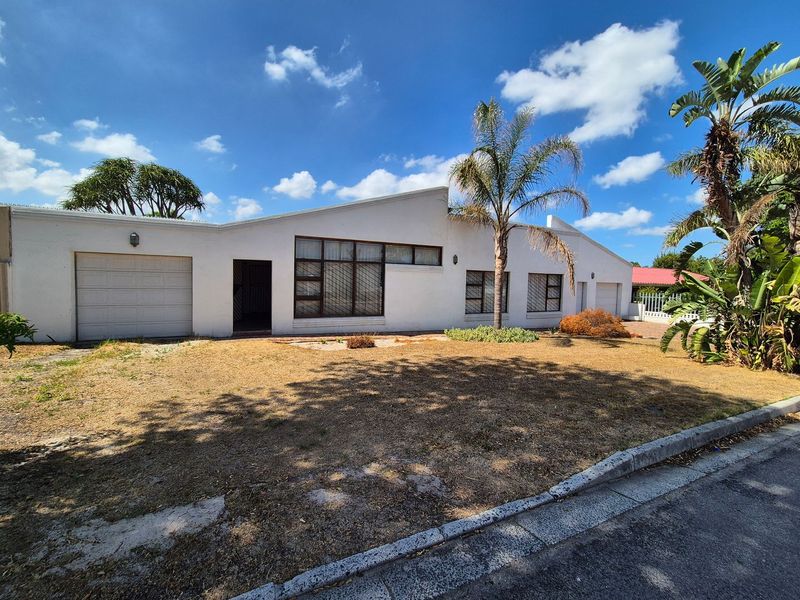 Surprisingly spacious. This 3 bedroom Family in Kuilsriver is a must view. - Photo 3