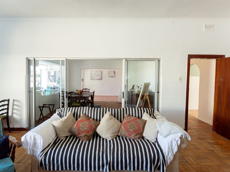 Charming 3-Bedroom Home with Scenic River Views - Photo 10