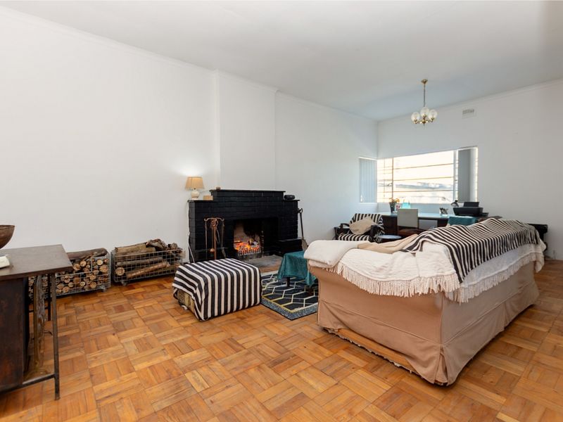 Charming 3-Bedroom Home with Scenic River Views - Photo 9